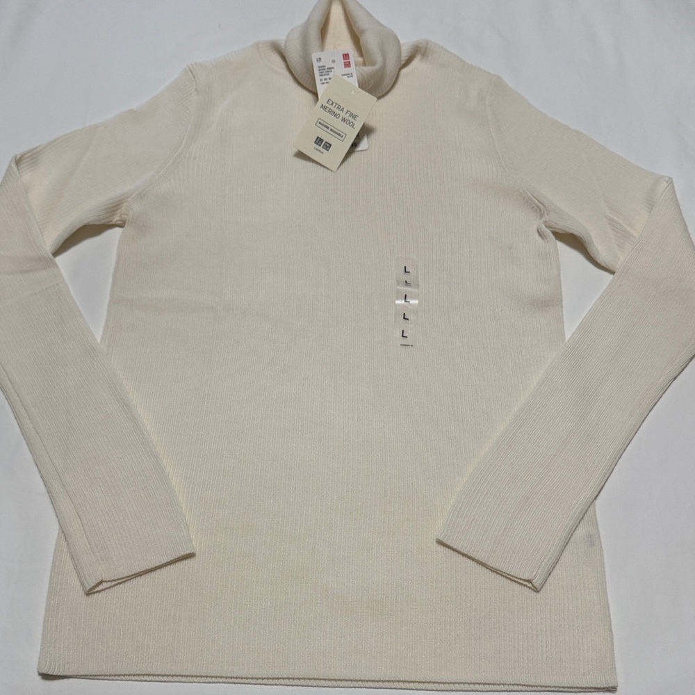Uniqlo Off White Cream Extra Fine Merino Wool Turtleneck L NWT